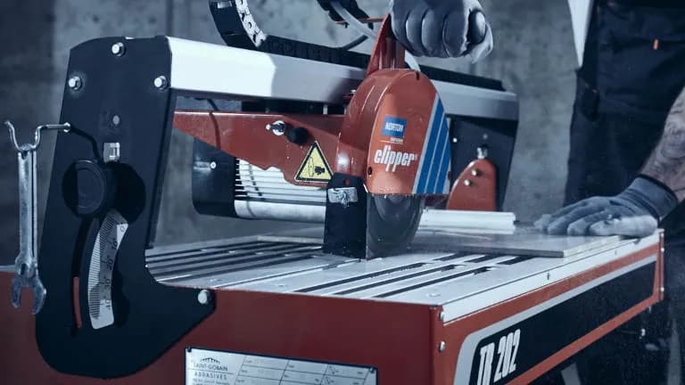 Czym ciąć glazurę? Najlepsze narzędzia i techniki cięcia płytek