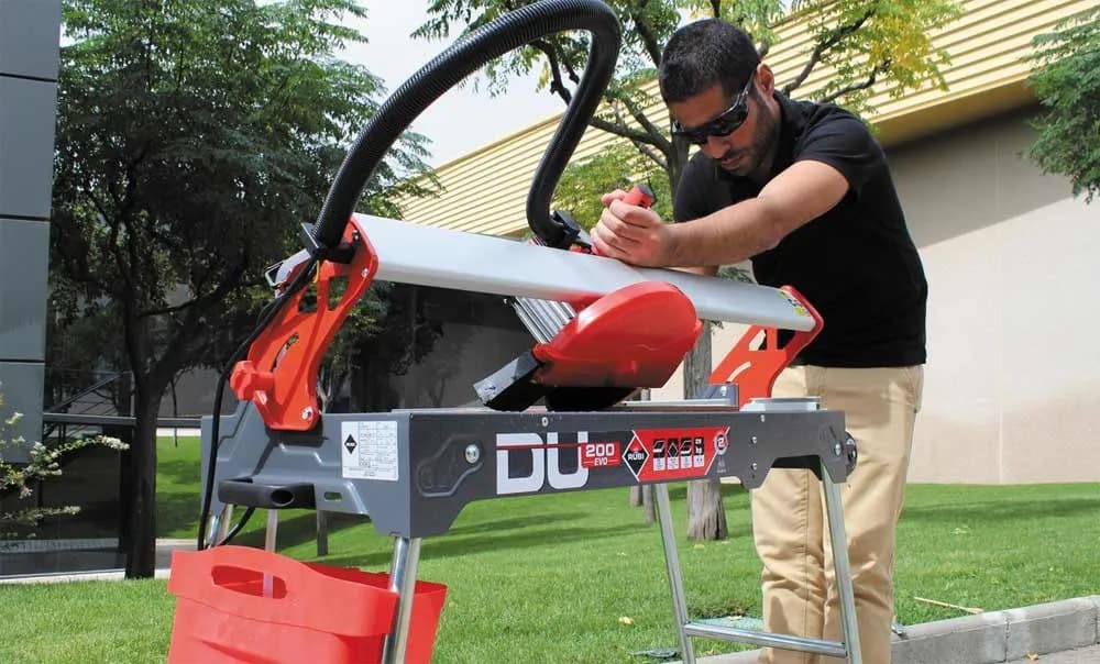 Najlepsze przecinarki do glazury - porównanie modeli i opinie użytkowników