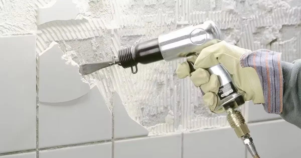 Jak usunąć klej z kafelek - skuteczne metody, które zadziałają