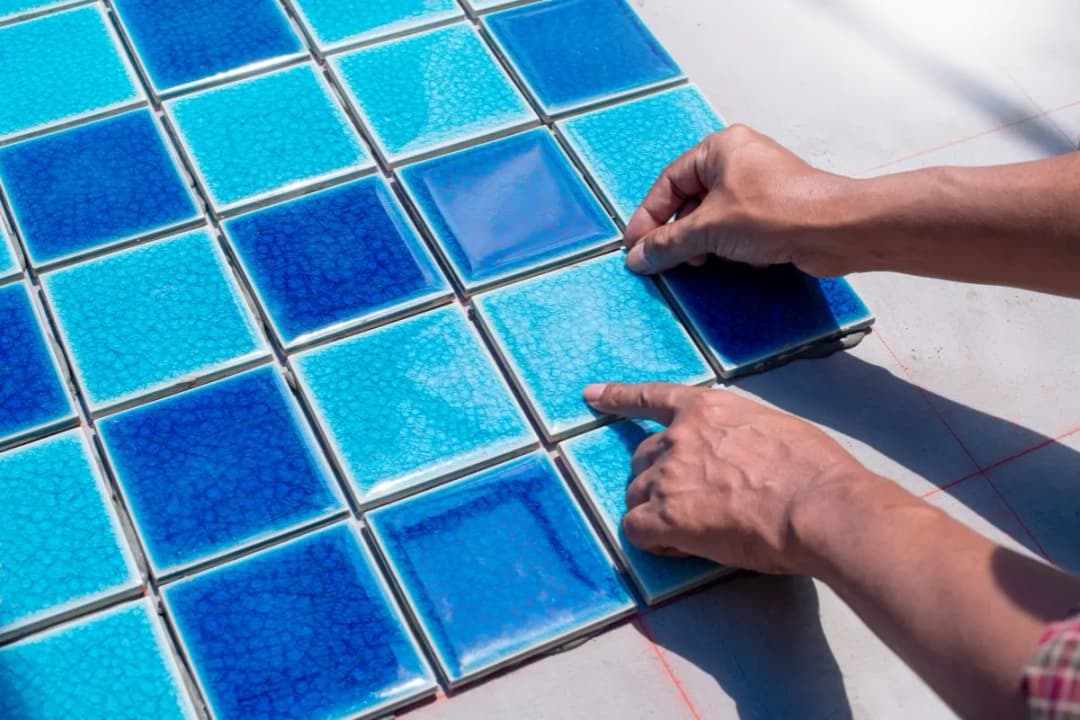 Czy można położyć kafelki na kafelki? Oto, co musisz wiedzieć