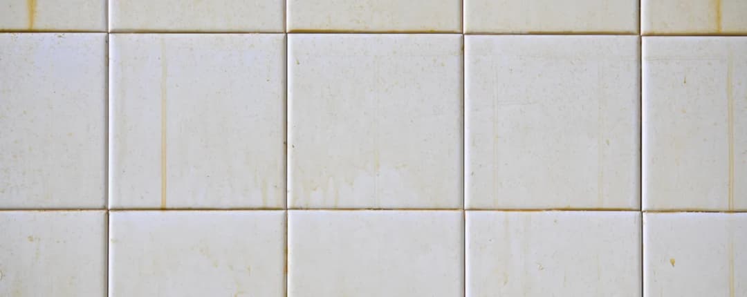 Skuteczne sposoby na to, czym wyczyścić kafelki w domu