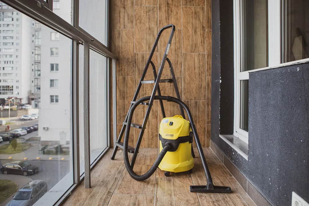 Czym umyć podłogę po remoncie, aby uniknąć zniszczeń i osadów?